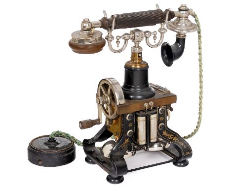 Skelett-Telephon von Ericsson, Modell AC 110, ab 1892Hersteller: L.M. Ericsson, Stockholm. Einsprechtrichter, mit Blitzschutz