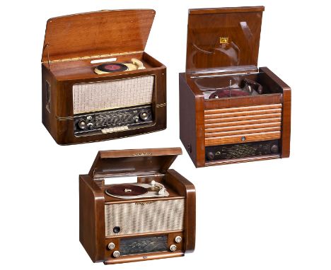 3 Radios mit eingebautem Plattenspieler1) HMV Type 1322, um 1955, His Master's Voice, England, Langwelle, Mittelwelle und 2 x