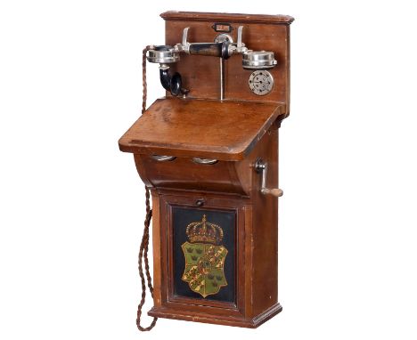 Schwedischer Pult-Apparat Typ AC 150,um 1920Hersteller: K. Telegraf Verkets Verkstad, Stockholm. Handapparat mit konischem Ha