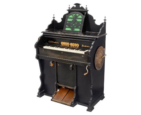 Selbstspielendes Harmonium von Lundholm, um 1895C.A.V. Lundholm, Stockholm. Patent Prisbelönt, 49 Tonstufen, für 33cm-Ariston