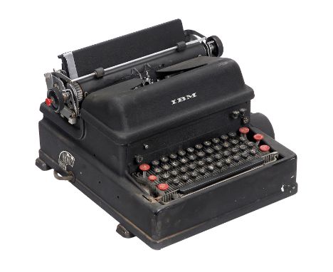 Elektrische Schreibmaschine IBM Modell A Standard, 1948Serien-Nr. 159155, 110 Volt Wechselstrom, Wagenrücklauf, Rückwärtslauf