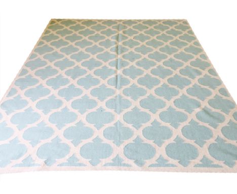 RUG COMPANY INSPIRED DHURRIE CARPET, 310cm x 242cm, Moroccan lattice design field.