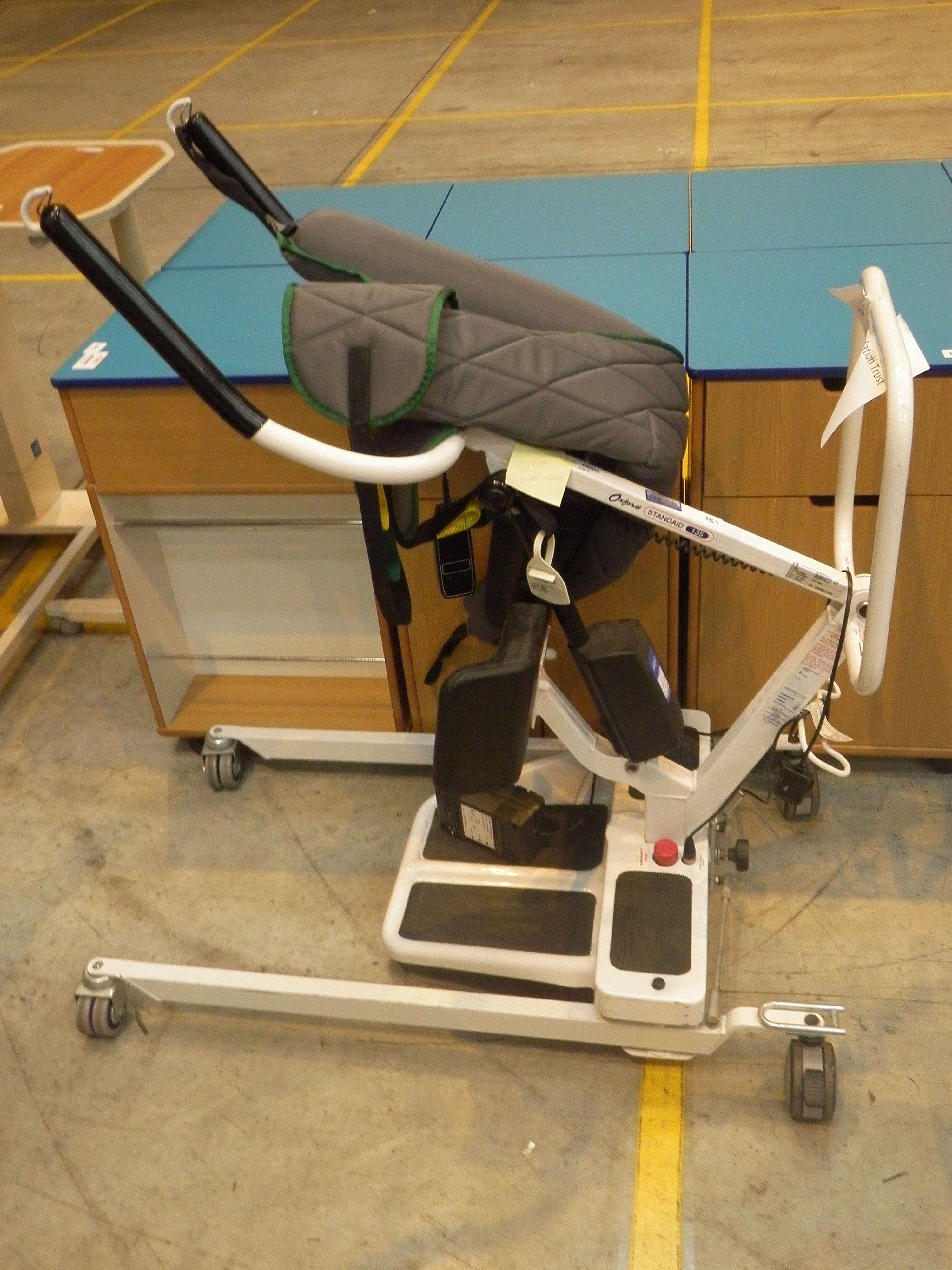 Arjo Oxford StandAid 135 Electric Patient Hoist