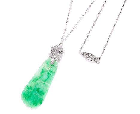 CHINESE JADEITE JADE AND DIAMOND PENDANT in white gold or platinum, comprising of a carved jadeite jade plaque set below a Ch