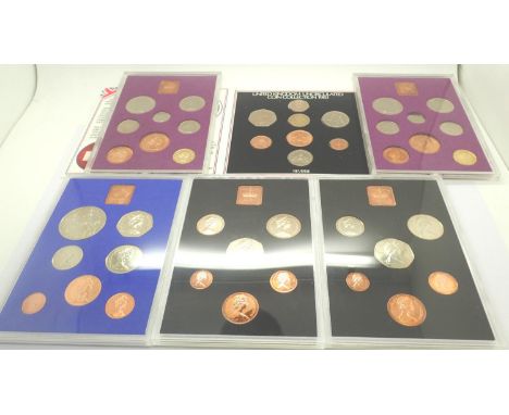 Uncirculated UK coin sets: 1970, 1971, 1977 and 1983 (6). P&amp;P Group 1 (£14+VAT for the first lot and £1+VAT for subsequen