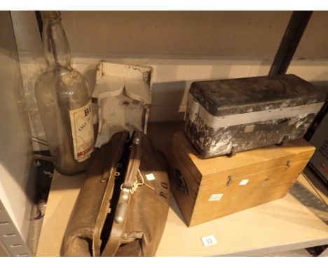 Collectors lot to include PO / GPO bag and boxes with oiling cans and metal flask 