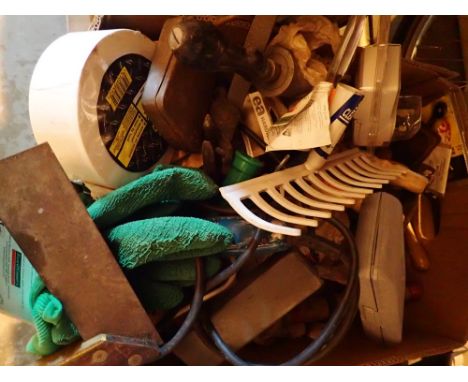 Mixed box of tools and fixings