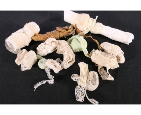 Bag of narrow lace borders/edgings, net lace, bobbin lace, embroidered lace etc. 