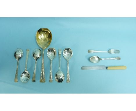 A small quantity of silver plated items, including an oval tray, a cased seven pieces dessert spoon and serving spoon set and