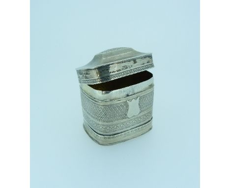 A 19thC continental silver double-ended Snuff Box, of upright rounded rectangular form with a hinged lid at either end, with 