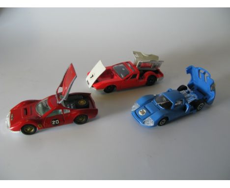 COLLECTION OF DINKY DIE CAST SUPER CARS (MOSTLY MINT / NEAR MINT) 
