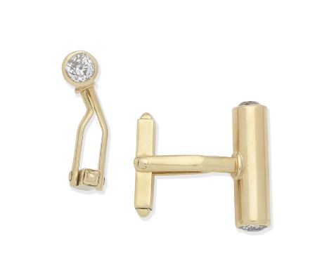 DIAMOND-SET CUFFLINKSSingle-sided, each baton with cushion-shaped diamond terminals, diamonds approx. 1.30cts total, length o