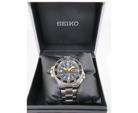 Gents Seiko 'Map reader'  Sports 23 Jewel Automatic Watch with date window.  Has moveable Compass bezel in working order with
