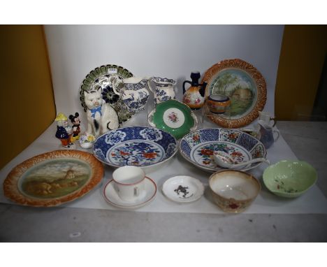 Good mixed ceramic lot to include Wedgwood, Carltonware, Doulton etc. see photos.