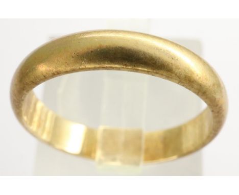 9ct gold wedding band, size O, 3.1g. P&amp;P Group 1 (£14+VAT for the first lot and £1+VAT for subsequent lots) 