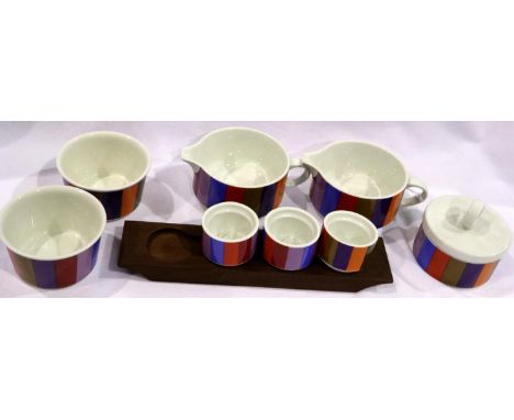 Eight items of Villeroy &amp; Boch ceramics in the Santiago pattern, largest D: 90 mm. No cracks, chips or visible restoratio