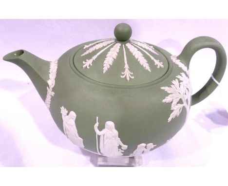 Wedgwood sage green teapot, L: 22 cm. No cracks, chips or visible restoration. P&amp;P Group 3 (£25+VAT for the first lot and