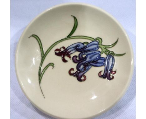 Moorcroft pin dish in the Bluebell Harmony pattern, D: 12 cm. No cracks, chips or visible restoration. P&amp;P Group 1 (£14+V
