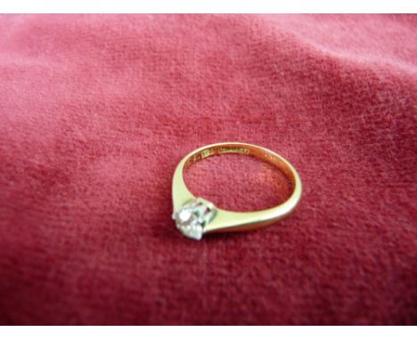 AN EIGHTEEN CARAT GOLD DIAMOND SOLITAIRE DRESS RING, the diamond a visual estimate of 0.4 carats, total weight 2.2 carats, si