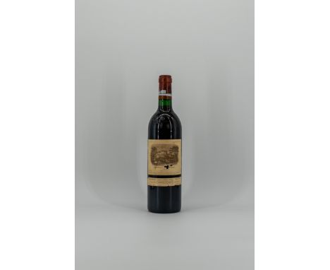 Name: LafiteVintage: 1985Klassifizierung: 1er Grand Cru ClasseAnzahl der Flaschen: 1Flaschengröße: Flasche (0,75l)Geographisc