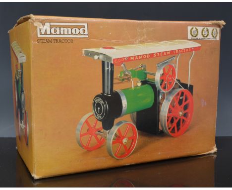 Mamod steam traction engine, boxed.