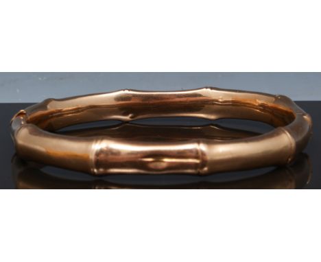 15ct hallmarked gold hinged bangle, simulated bamboo design.