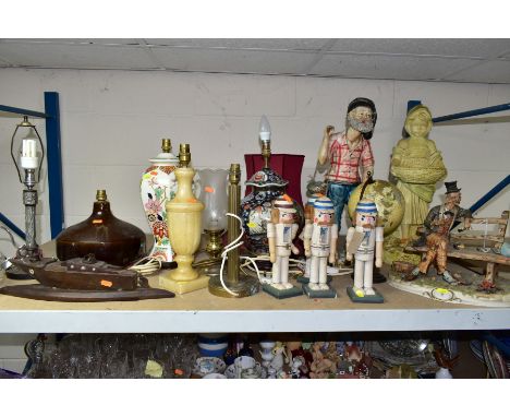 A GROUP OF TABLE LAMPS, FIGURINES AND ORNAMENTS, to include nine vintage and modern table lamp bases, materials and styles va