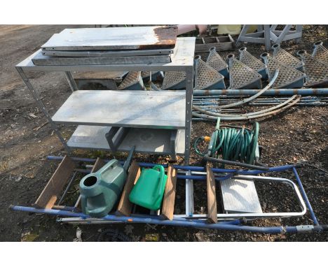 A GALVANISED POTTING SHELF, and some loose shelving, along with two step ladders, hose reel, two plastic watering cans, etc (