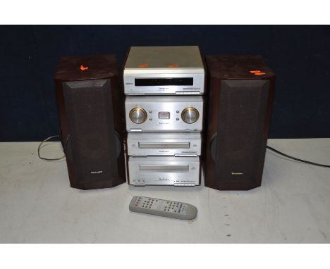 A TECHNICS SE-HD550 HI FI with matching speaker, remote and cables (PAT pass and working but CD skips)