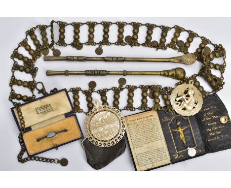 A BAG OF ASSORTED ITEMS, to include a base metal nurses belt, two metal straws, a small leather purse with kissing clasp, ano