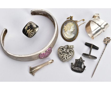 A BAG OF ASSORTED JEWELLERY, to include a carved abalone shell cameo, depicting a lady in profile, white metal mount stamped 