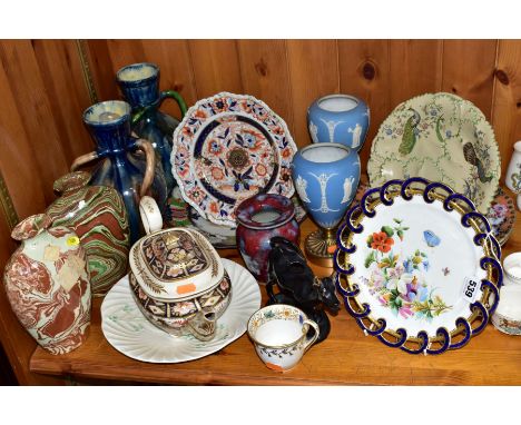 A GROUP OF 19TH AND 20TH CENTURY CERAMICS, including a Copeland &amp; Garrett 'New Fayence' leaf moulded plate, printed and p