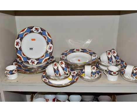 SPODE SHIMA Y8540-U BORDER PATTERN PART DINNER SERVICE , comprising three 27cm plates, three 23cm plates, two 20cm plates, fi