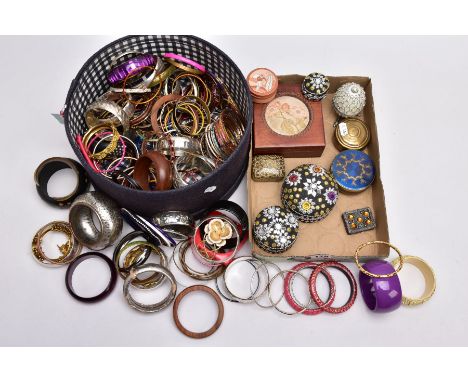 A HAT BOX FILLED WITH BANGLES AND A TRAY OF ASSORTED TRINKET BOXES, resin, yellow and white metal, and wooden bangles of vari