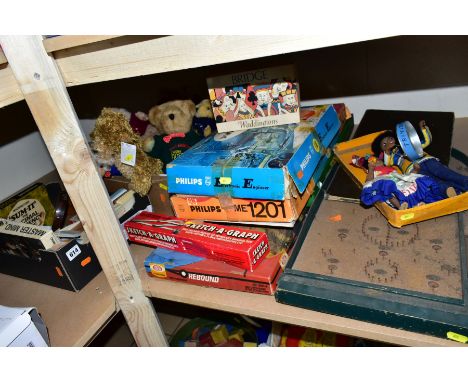 A QUANTITY OF ASSORTED BOARD GAMES AND PUZZLES etc, to include Victory 'Mastermind', Ideal 'Rebard', Waddington's 'Sim-It', '