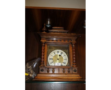 AN AMERICAN STYLE MANTLE CLOCK A/F