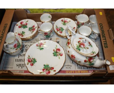 A TRAY OF HAMMERSLEY GRANDMOTHERS ROSE CHINA