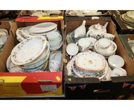 TWO TRAYS OF ASSORTED CHINA TO INCLUDE WEDGWOOD HATHAWAY ROSE, BLUE FLORENTINE SAUCE BOAT, ROYAL WORCESTER ETC