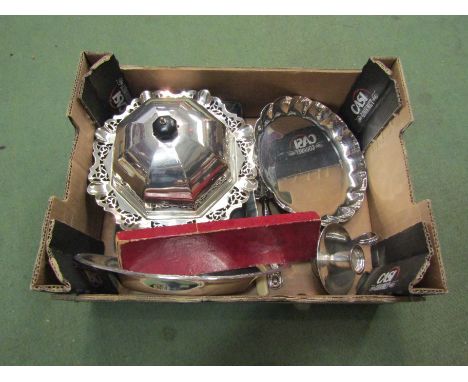 A selection of plated wares including cased spoons, muffin dish, cake slice, candlestick, etc