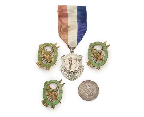 A COLLECTION OF FRENCH ARCHERY MEDALS AND COINS, 18/20TH CENTURY comprising a rare 1745 Chevaliers de l'Arc coin depicting an