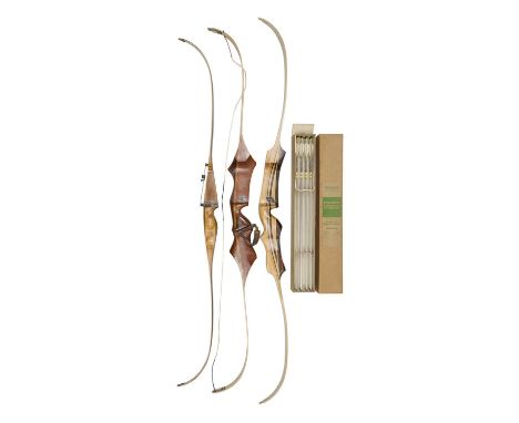 TWENTY-ONE RECURVE BOWS AND FIVE BOXES OF ARROWS, 20TH CENTURY  including eight bows by the Kings of Kelsoe, two left handed;