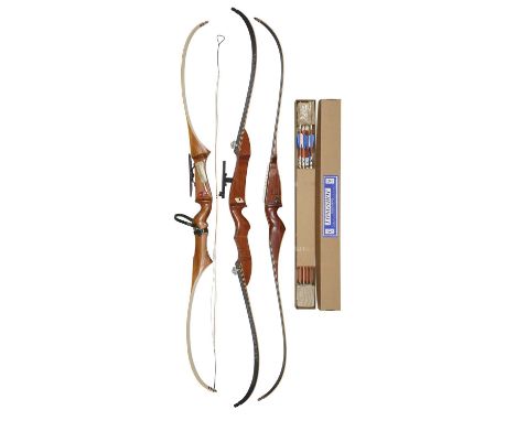 TWENTY MARKSMAN ARCHERY RECURVE BOWS AND FIVE BOXES OF ARROWS, 20TH CENTURY  including nine Forest Princess bows, one left ha