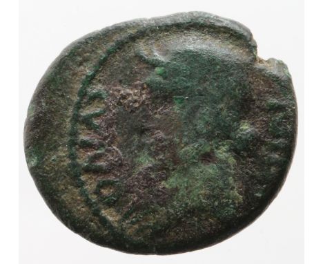 Celtic bronze unit of the Catuvellauni and Trinovantes, Cunobelinus, Winged head, left, CVNO in front, BELIN behind / Seated 