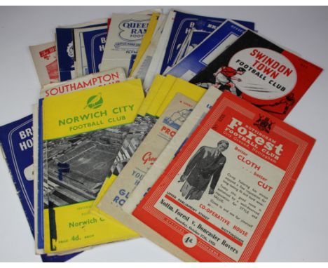 Selection of late 1940's and 1950's football programmes - inc Arsenal, Norwich, Man Utd, Torquay, Colchester, Hartlepools, et