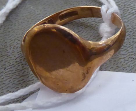 A 9ct rose gold signet ring&nbsp; 