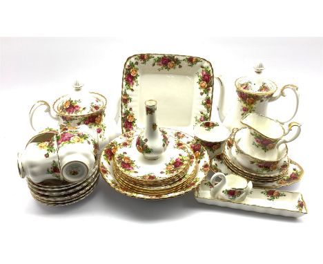 Quantity of Royal Albert 'Old Country Roses' pattern tableware including five cups, eight saucers, four tea plates, four dess