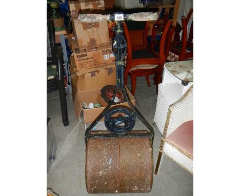 A vintage Duckenny's garden roller. ****Condition report**** In good order