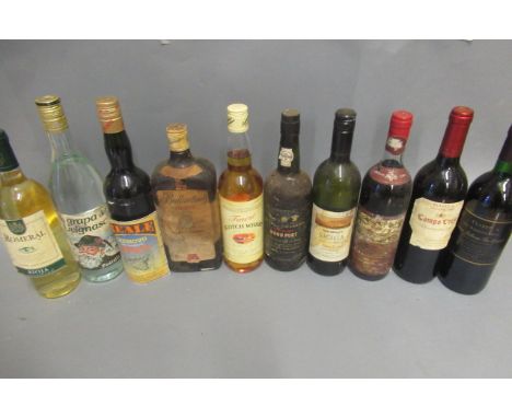 A quantity of mixed wine and spirits, including 1 litre Ballantines, 1 bottle Morrison Finest Scotch Whisky, 1 bottle Corney 