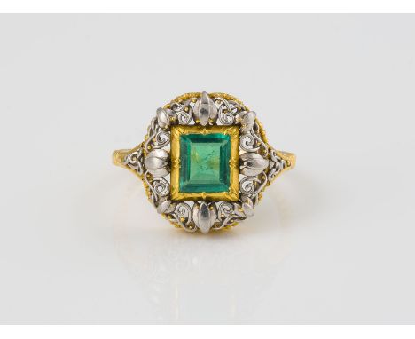 SMARAGD RING GG, WG 585. Ringmaß 54,5. Ges.-Gew.: Ca. 4,70 g. Ein Smaragd im Carrée-Schliff, ca. 0.89 ct.  Provenienz: Privat