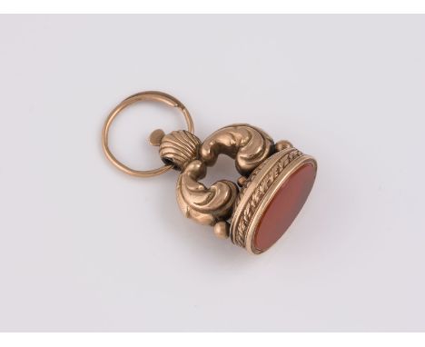 HISTORISCHE PETSCHAFT Metall mit Vergoldung 585. H. (ohne Ring) 4 cm. Ges.-Gew.: ca. 18,64 g. Karneolplatte, 24,9 x 16,9 mm.
